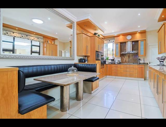 5 BEDROOM HOUSE FOR SALE IN ALBERANTE